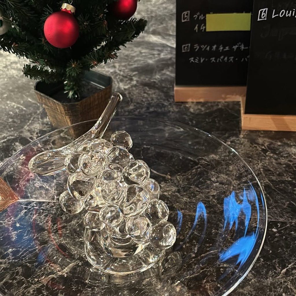 富山のガラス作家鈴木玄太さんの作品が仲間入り致しました🍇